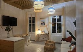 Bel appart, Clim, parking, 150m du Vieux Port, 50 m2